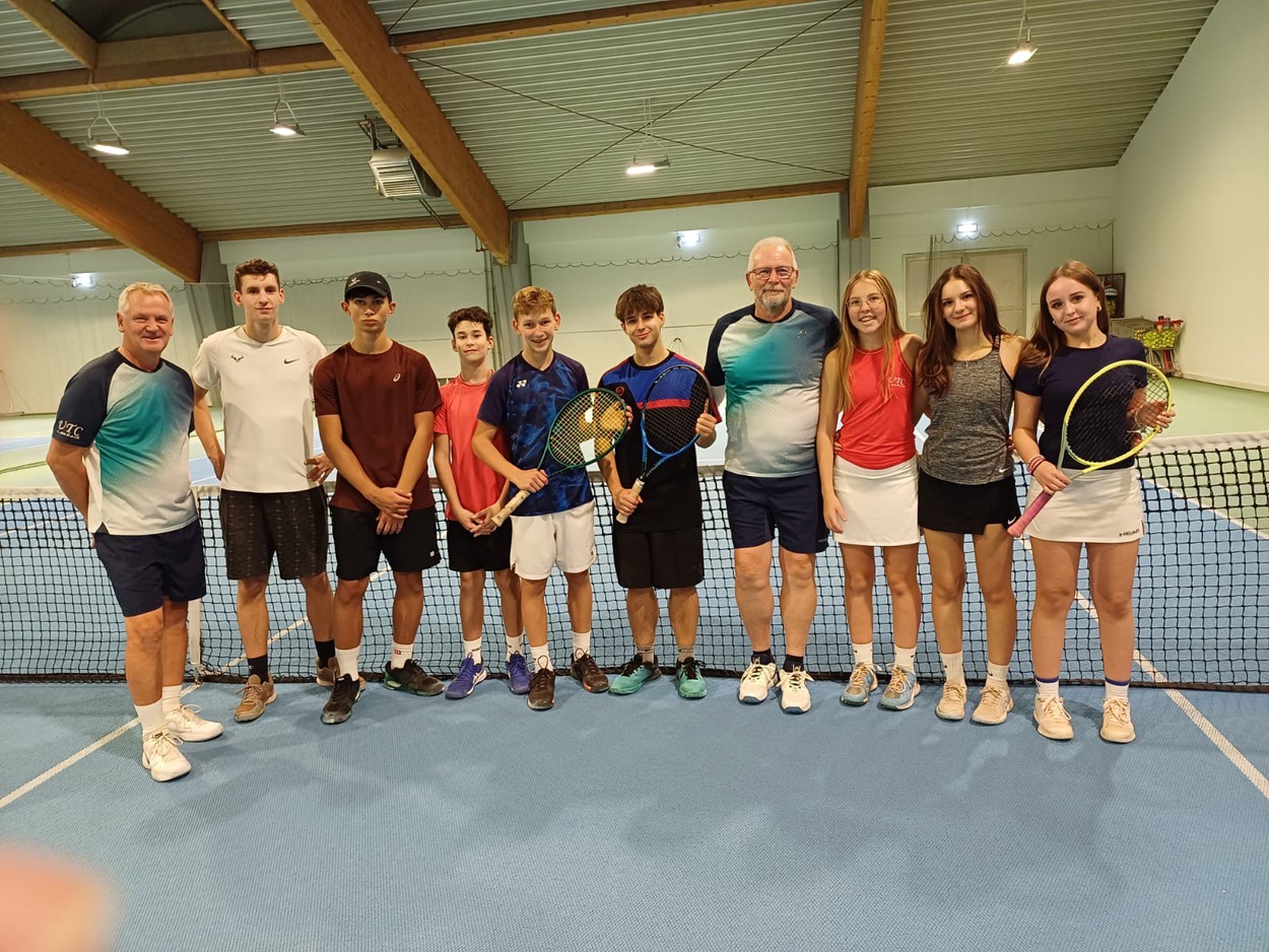 Erfolgreiches Jugendtraining in der Tennishalle in Wels